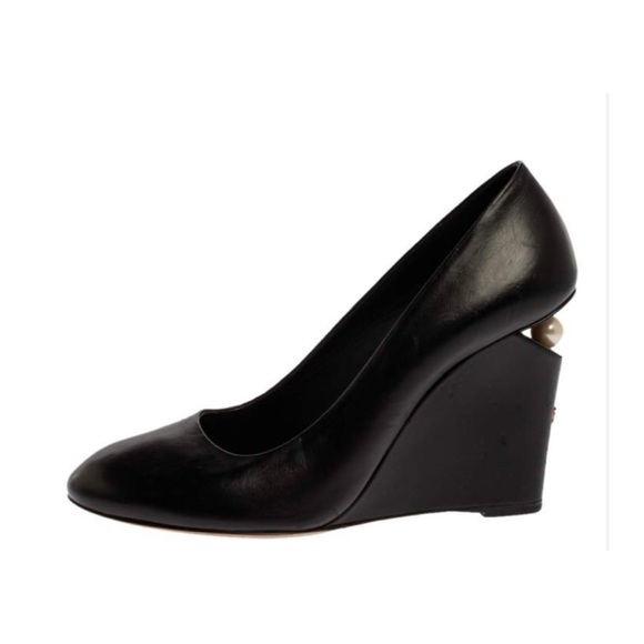 Authentic CHANEL Pearl Wedge. Size 10 - Picture 2 of 11